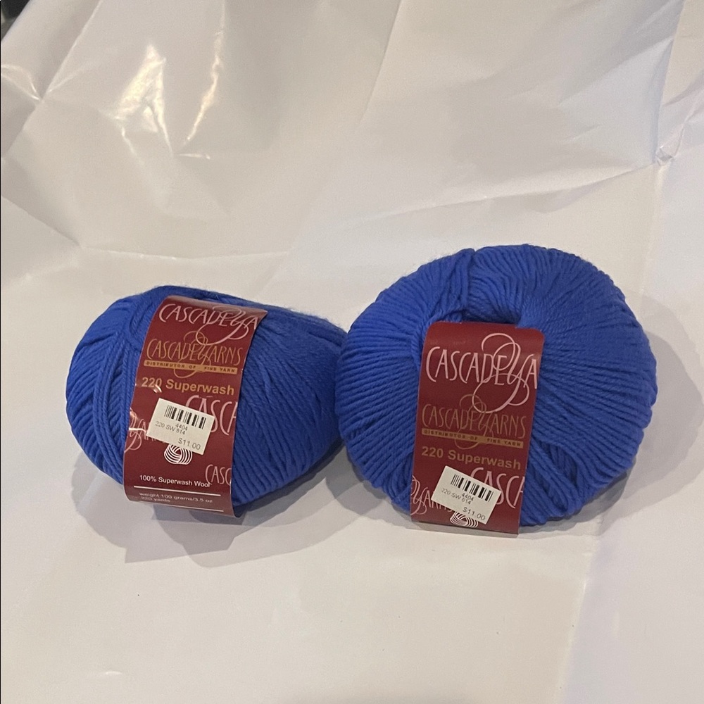 Cascade Yarns 220 Superwash Wool yarn in Blue (color 814) 2 skeins